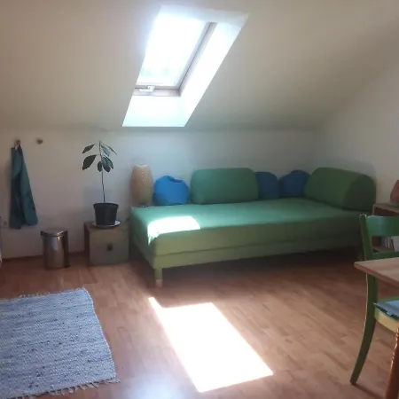 Neueroeffnung, 2 Wunderschoene Im Gruenen Apartment