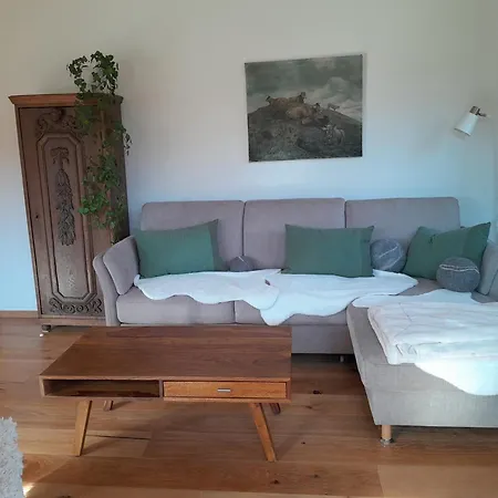 Apartment Neueroeffnung, 2 Wunderschoene Im Gruenen